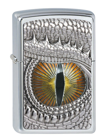 Vue de face 3/4 briquet Zippo chrome haute brillance œil de dragon ouvert