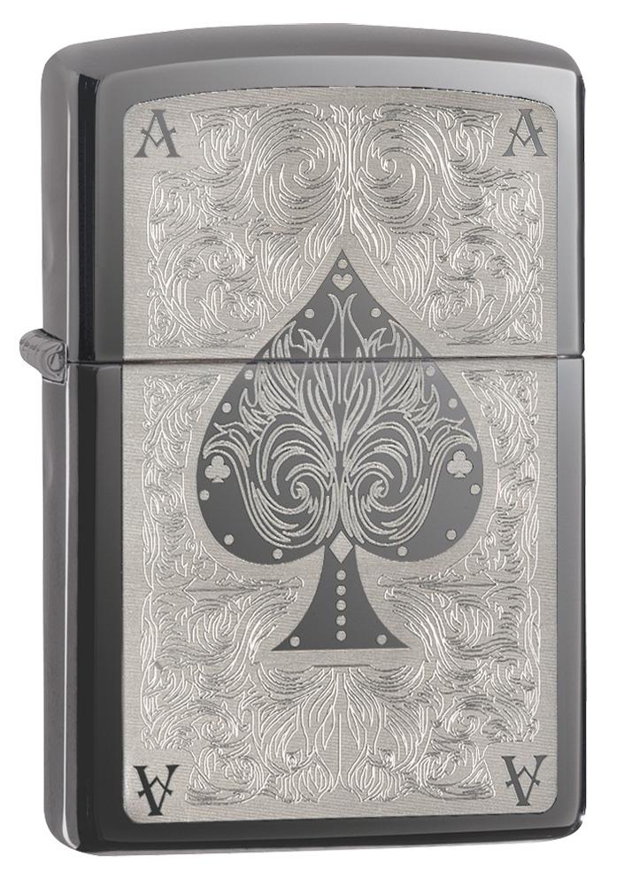Vue de face 3/4 briquet Zippo Black Ice avec gravure au laser carte as de pique