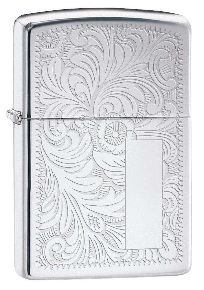 Vue de face 3/4 briquet Zippo High Polish Chrome avec motif vénitien et plaque à graver