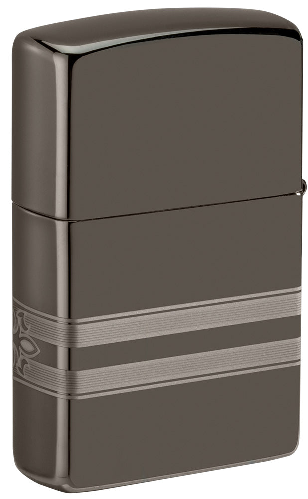 Encendedor Zippo Black Ice® con grabado en 360° de las llamas y el logotipo de Zippo en el diseño de la vitola.