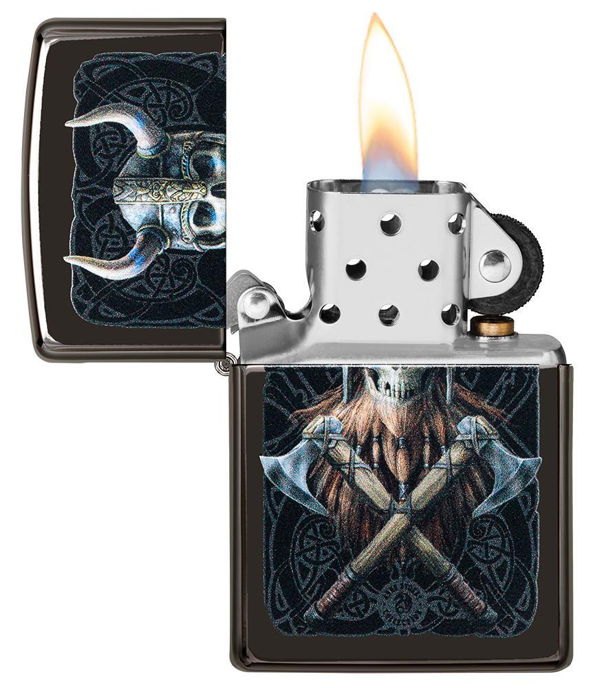 Briquet Zippo tête de mort avec casque viking, ouvert avec flamme