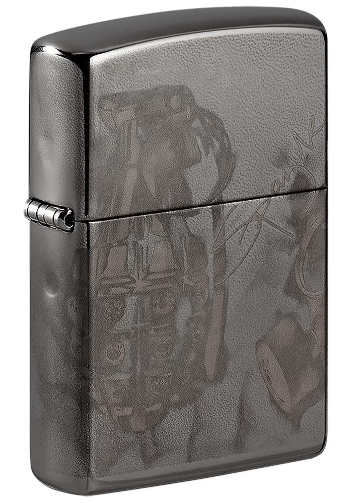 Vue de face 3/4 briquet Zippo noir haute brillance avec motif de l'artiste Spazuk
