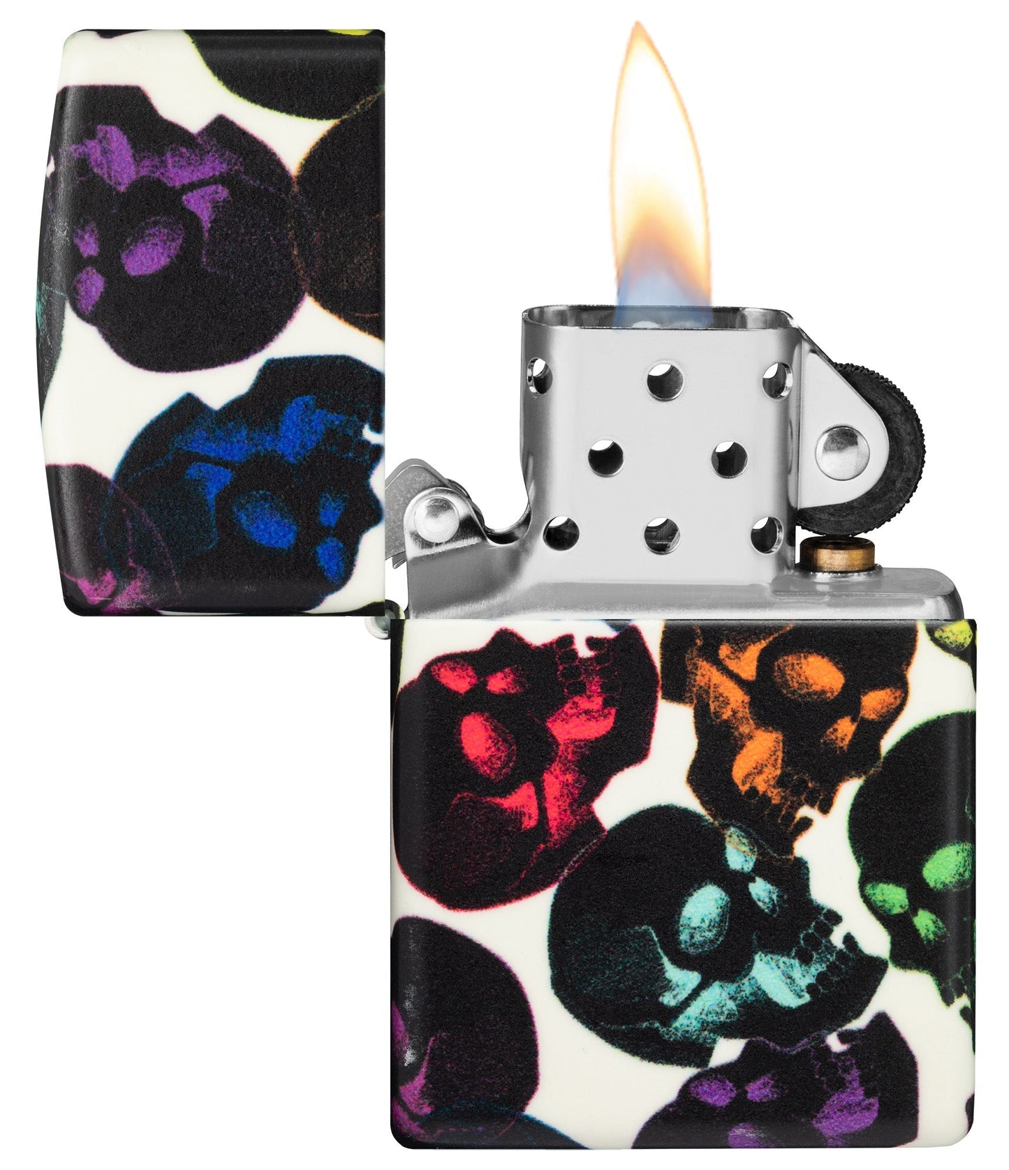 Encendedor Zippo vista frontal Diseño de calaveras con unas calaveras multicolores brillando en la noche abierto y encendido