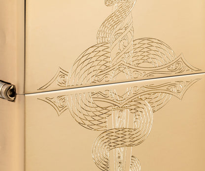 Diseño de espada y serpiente