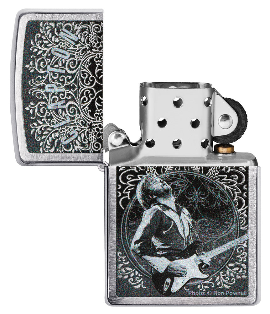 Encendedor Zippo Vista Frontal Cromo Cepillado Abierto con Imagen de Eric Clapton por Ron Pownall
