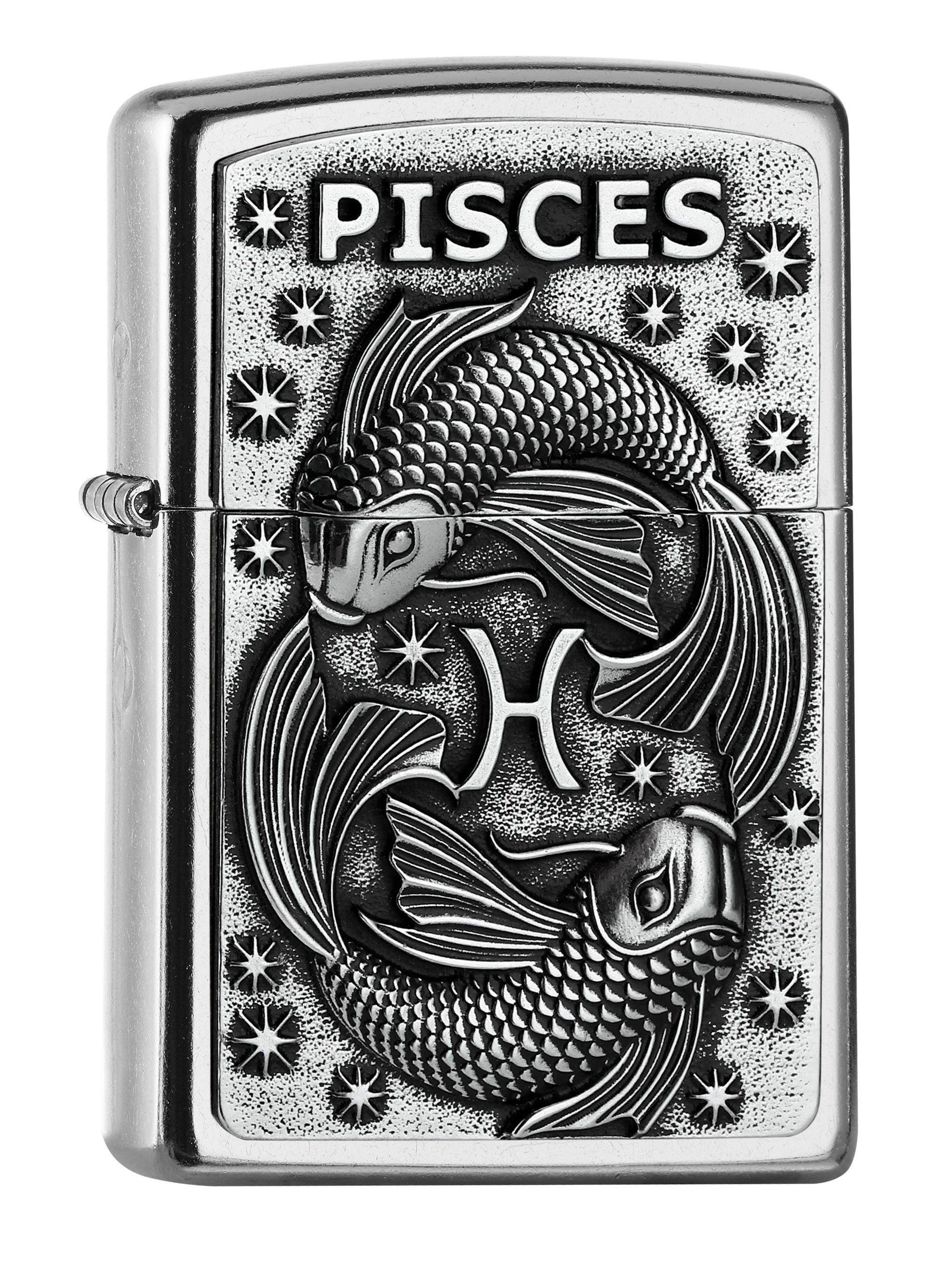 Vue de face 3/4 briquet Zippo Street Chrome signe du zodiaque emblème Poissons avec lettrage Pisces