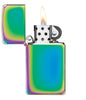 Vue de face briquet Zippo Slim multicolore, ouvert avec flamme