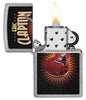 Encendedor Zippo vista frontal cromada con imagen coloreada de una guitarra roja de Eric Clapton