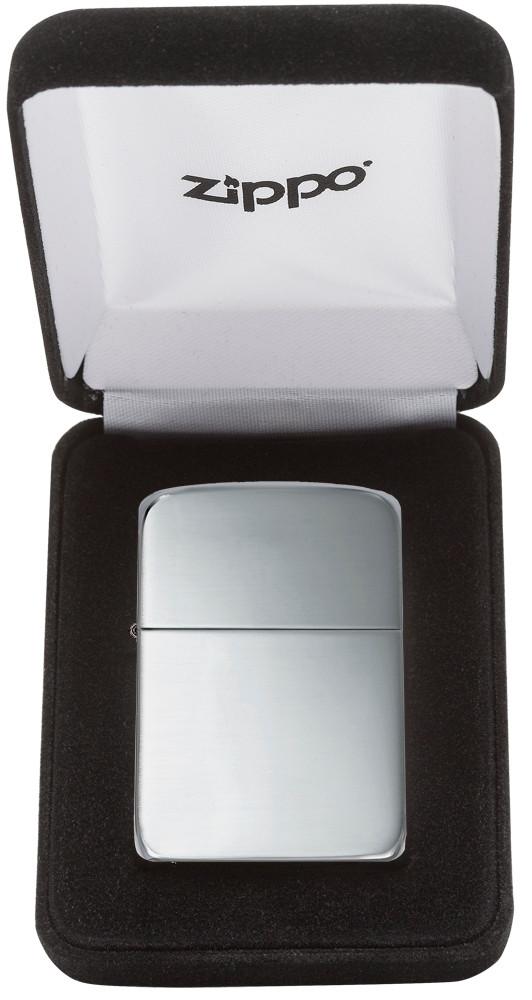 Encendedor Zippo 1941 Réplica en plata esterlina vista frontal en óptica de plata pulida en caja de regalo noble