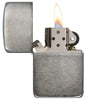 Vue de face briquet 1941 Replica Black Ice, ouvert avec flamme