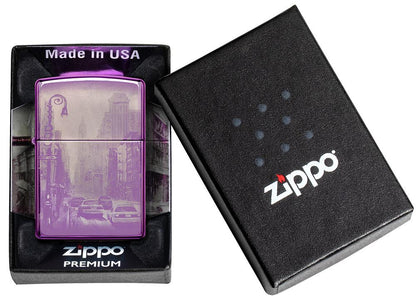 Zippo Feuerzeug lila 360 Grad New York City mit Hochhäusern und amerikanischen Yellow Cabs in geöffneter Premium Geschenkverpackung