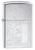 Vue de face 3/4 briquet Zippo High Polish Chrome avec motif vénitien et plaque à graver 