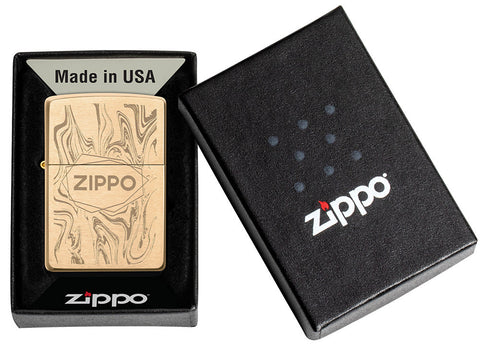 Encendedor Zippo de latón cepillado con aspecto de mármol y logotipo en caja de regalo abierta