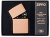 Encendedor Zippo modelo básico en cobre macizo cepillado e inserto negro en caja abierta