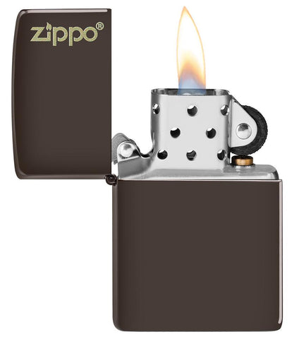 Briquet Zippo marron mat avec logo Zippo, ouvert avec flamme