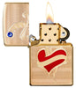 Briquet Zippo Armor en laiton cœur rouge avec poignard et pierre Swarovski, ouvert avec flamme