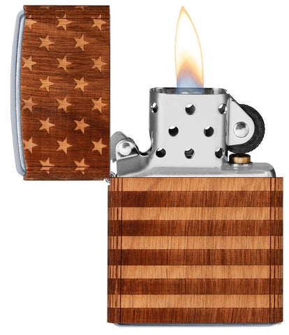 Briquet Zippo chromé Woodchuck drapeau USA 360°, ouvert avec flamme