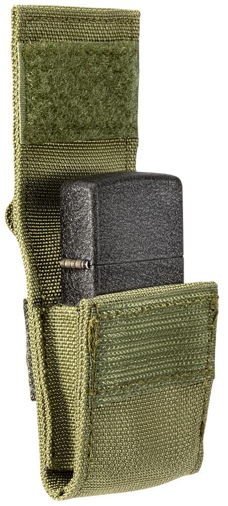Vue de côté étui à briquet Zippo vert avec briquet Black Crackle
