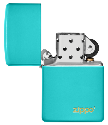 Vista frontal del mechero a prueba de viento Zippo Flat Turquoise con logo apagado, sin llama