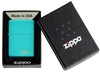 Mechero a prueba de viento Zippo Flat Turquoise con logo en su caja de regalo