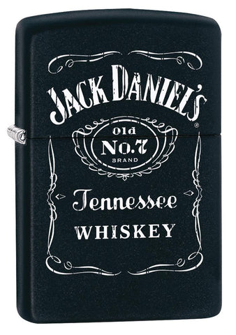 Vue de face 3/4 briquet Zippo noir avec logo Jack Daniel's blanc