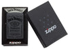 Briquet Zippo noir logo Jack Daniel's, dans une boîte ouverte
