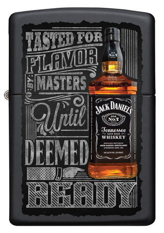 Vue de face briquet Zippo noir avec bouteille de Jack Daniel's