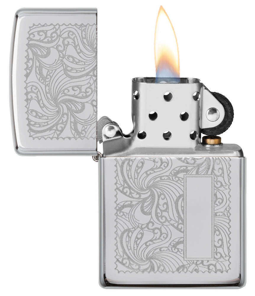 Vista frontal del mechero a prueba de viento  Zippo Seamless Pattern abierto, con llama