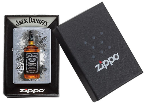 Briquet Zippo chromé bouteille de Jack Daniel's au milieu, dans une boîte ouverte