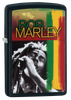Vista de tres cuartos del mechero a prueba de viento Zippo Bob Marley