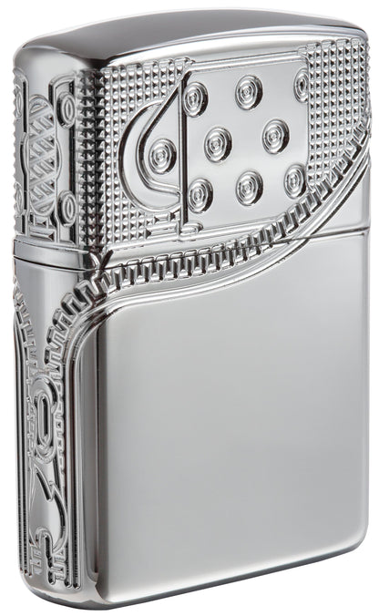 Vue de dos 3/4 briquet Zippo chrome haute brillance gravure profonde foyer de briquet Zippo avec fermeture Éclair