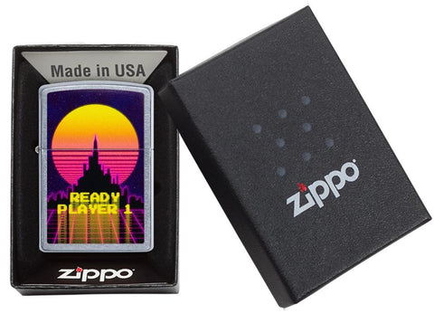 Briquet Zippo chromé Ready Player 1, dans une boîte cadeau ouverte