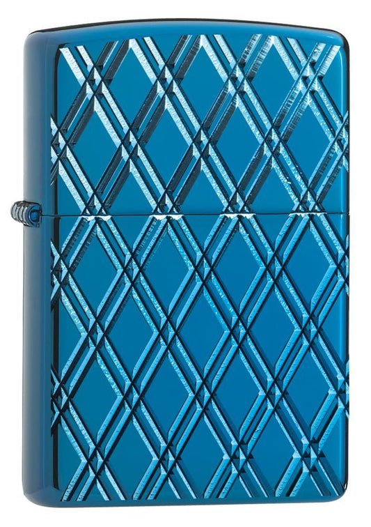 Vue de face 3/4 briquet Zippo avec de nombreux petits losanges profondéMen,t gravés