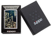 Briquet Zippo chromé logo Zippo et figure géométrique, dans une boîte ouverte