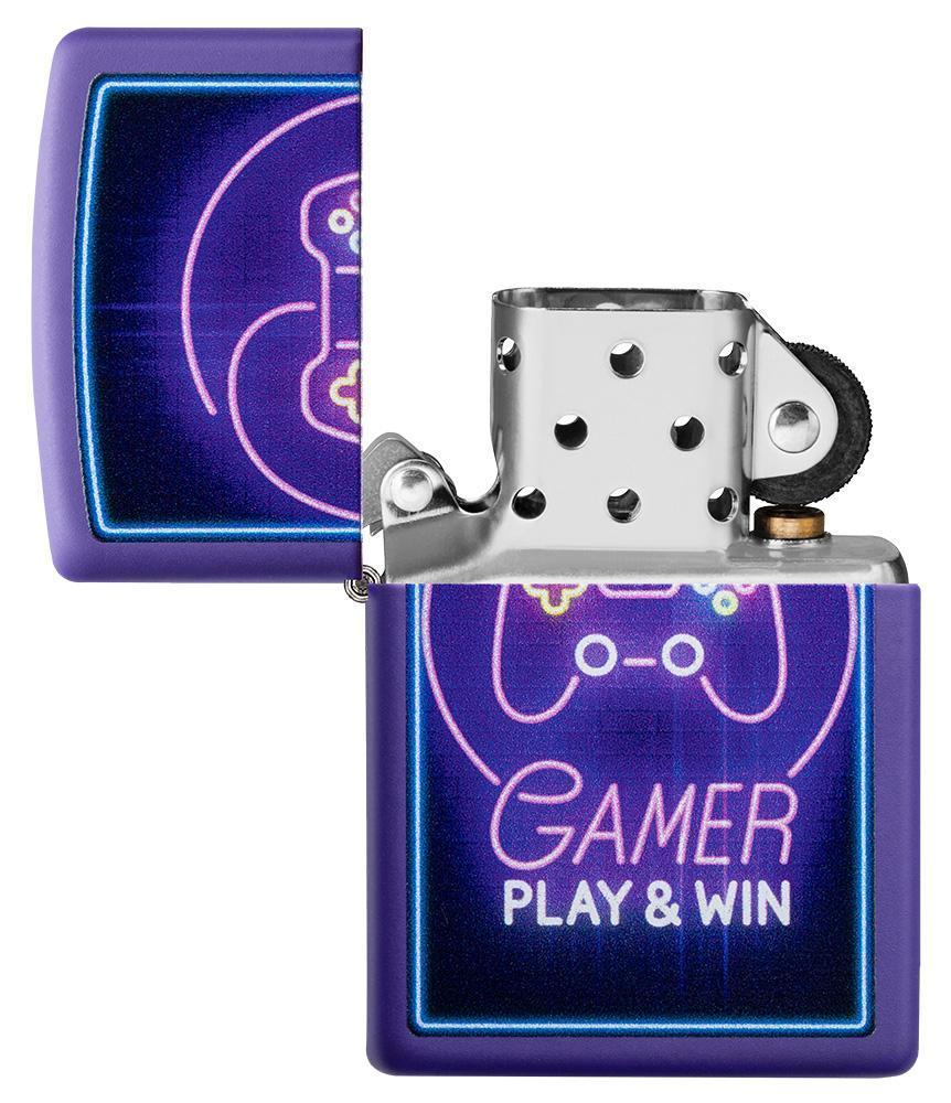 Briquet Zippo violet avec manette et lettrage Play & Win, ouvert