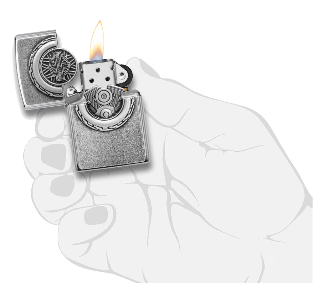Mechero a prueba de viento Zippo Harley-Davidson® en una mano para representar el tamaño del mechero