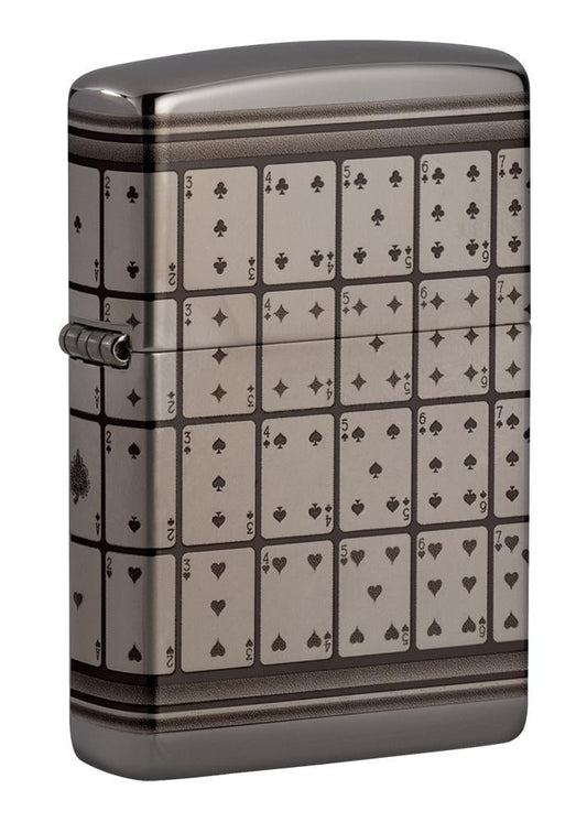 Vue de face 3/4 briquet Zippo Black Ice avec motif cartes à jouer