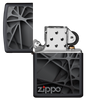 Vista frontal del mechero a prueba de viento Zippo Black Abstract Design apagado, sin llama