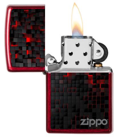 Vista frontal del mechero a prueba de viento Zippo Black Cubes Design abierto, con llama