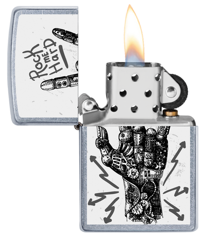 Vista frontal del mechero a prueba de viento Zippo Rock Hand Design abierto, con llama