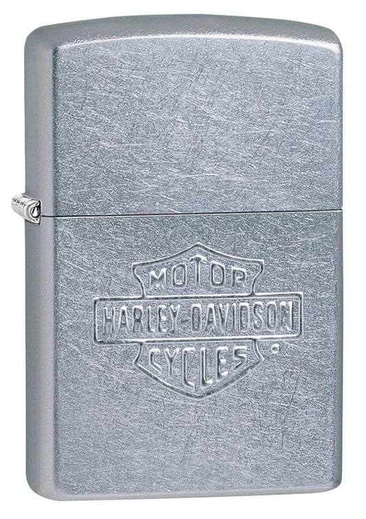 Vue de face 3/4 briquet Zippo chromé avec logo Harley-Davidson