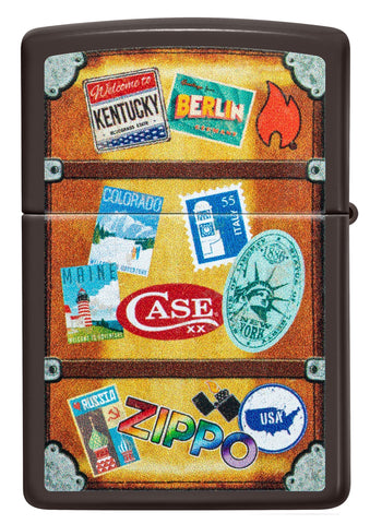 Encendedor Zippo vista trasera de color marrón que representa una maleta con una ciudad diferente pegatinas pegadas en él como París, Hawai, Barcelona, Nueva York