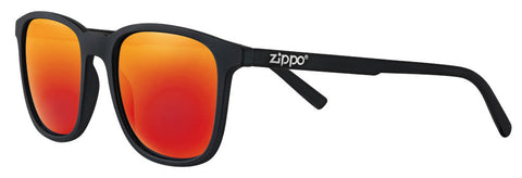 Gafas de sol Zippo de vista frontal ¾ de ángulo con lentes de color naranja y marco cuadrado estrecho en negro con el logotipo Zippo blanco